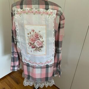 New long pink/gray shirt. Size 1X